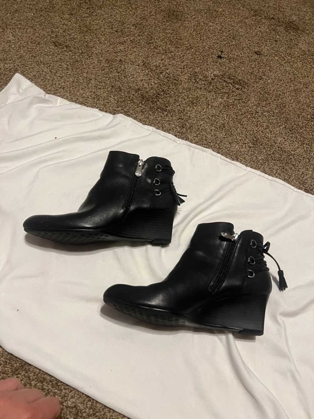 Adrienne Vittadini black leather booties. Zip closure   Never worn - Picture 4 of 7